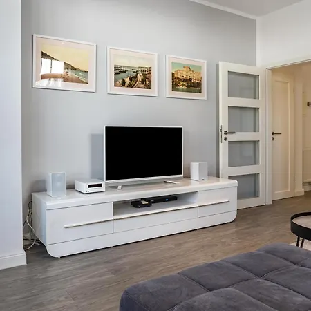 아파트 Jenseits Von Eden *